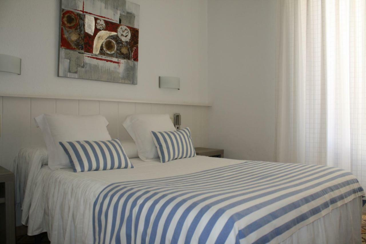 Hostal La Florida Llança Esterno foto